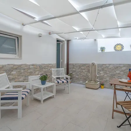 Solemi Apartment *